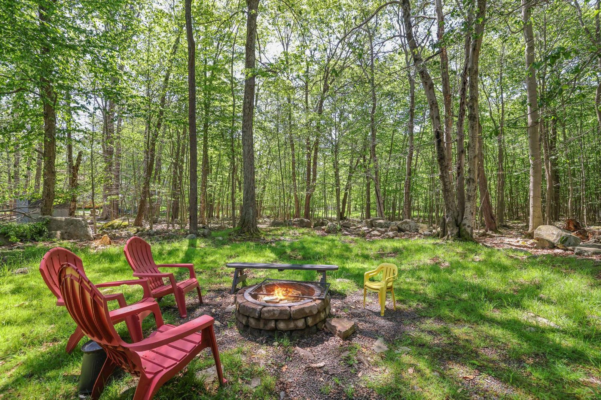 Chalet Renovated Near Casino, Camelback , Kalahari 4Bdrms Firepit Hot Tub Game Room Tobyhanna Exterior foto